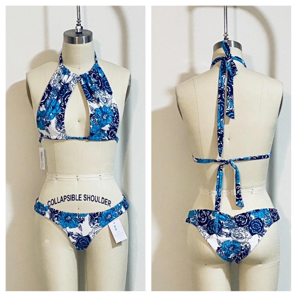 ✌🏻 for price of one! Blue floral bikini